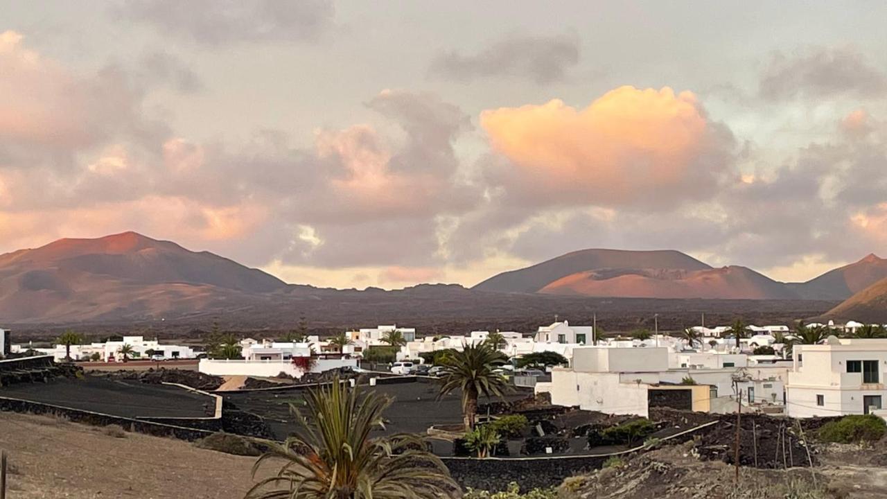 Villa Vulcano Uga Esterno foto