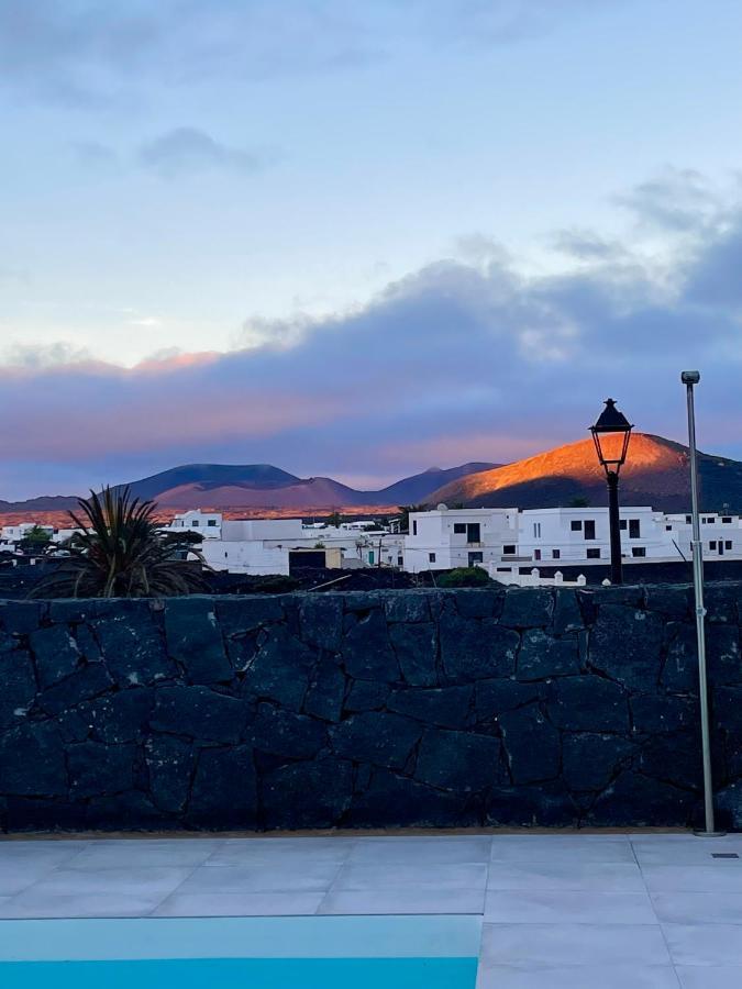 Villa Vulcano Uga Esterno foto