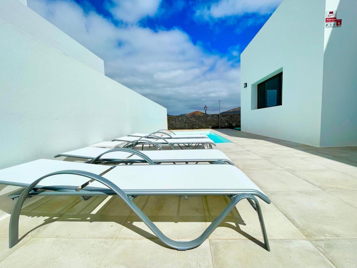 Villa Vulcano Uga Esterno foto